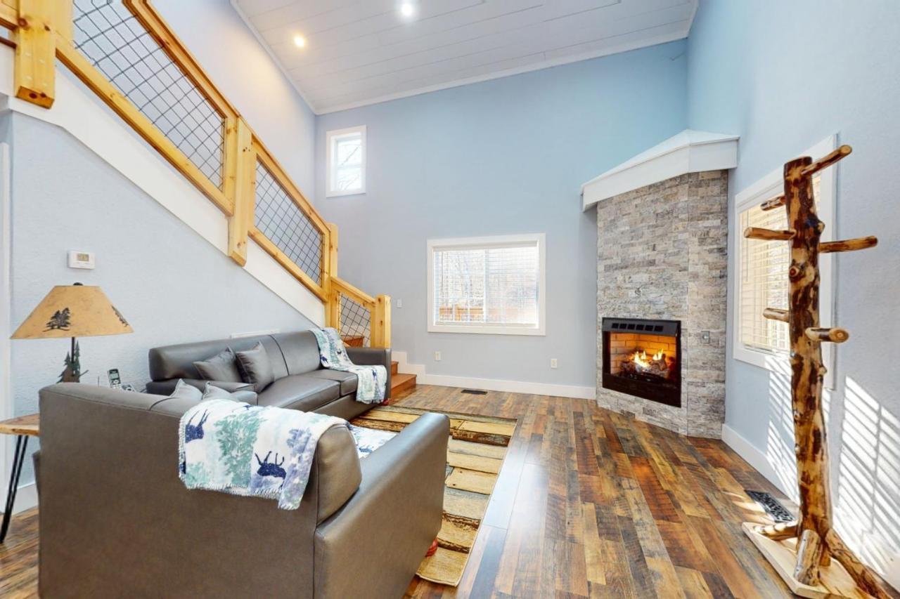 Serenity Cabin Pigeon Forge Bagian luar foto